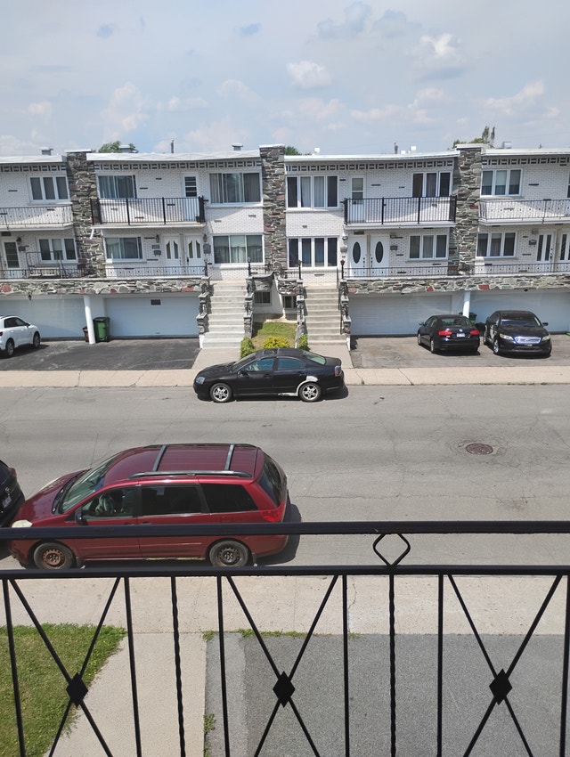 Chambre à louer dans un 4 1/2 privé Lasalle H8N1P7 — photo 1