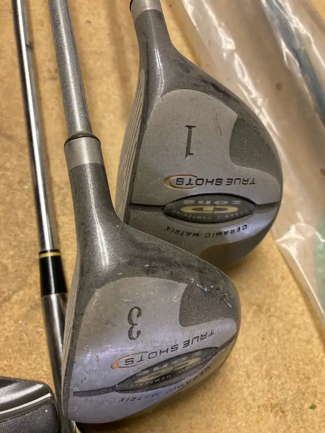 8pcs Spalding Golf Set Right Hand Tour Edition plus Sand Wedge in Golf in City of Toronto - Image 6