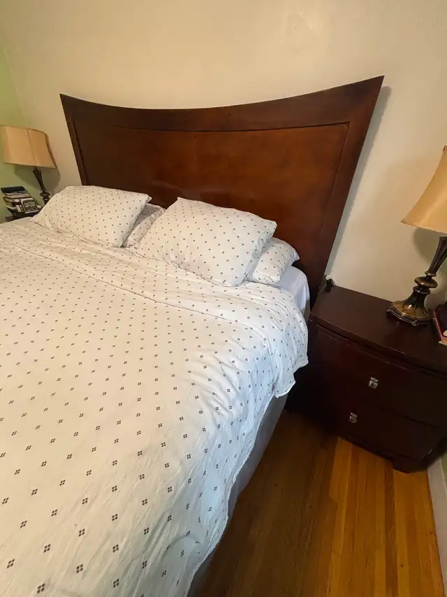 Chambre King in Beds & Mattresses in Laval / North Shore - Image 3