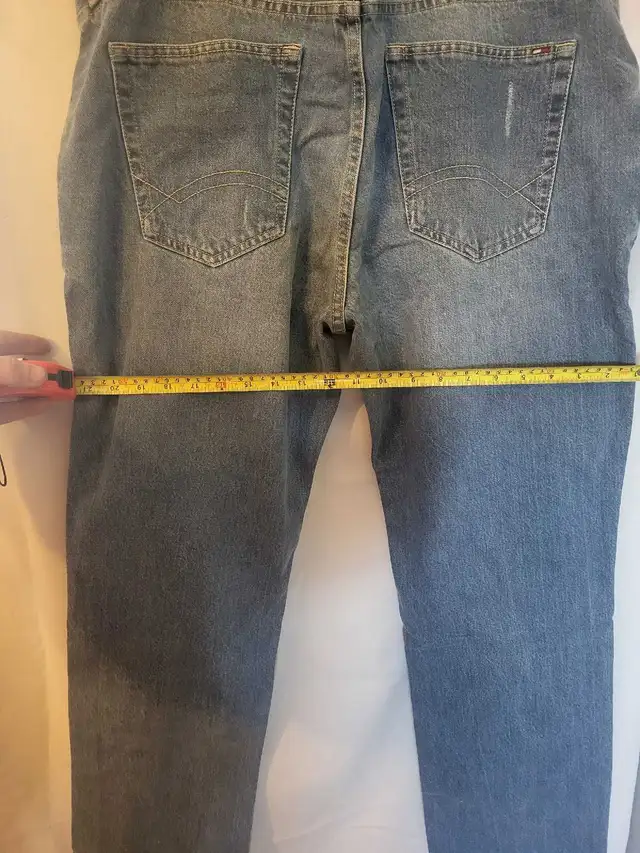 Tommy Hilfiger Jeans mens 38/30 in Men's in Oshawa / Durham Region - Image 7
