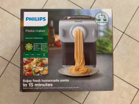 Automatic Pasta Maker Philips HR2358