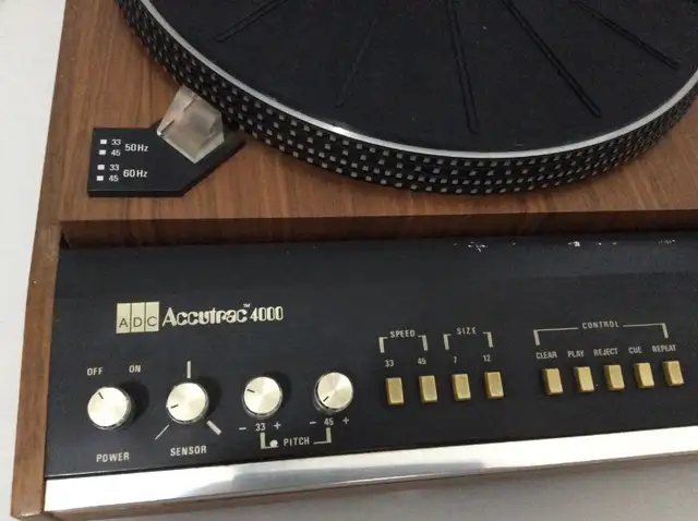 ADC Accutrac 4000 Turntable in Stereo Systems & Home Theatre in Mississauga / Peel Region - Image 4