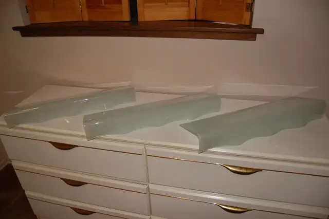 Oblong Frosted Glass Floating Shelf (one left) in Bookcases & Shelving Units in Edmonton - Image 7