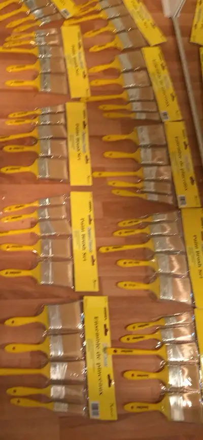 30 pinceaux pour 20$ .Pls.boites. Repentigny Montréal Terrebonne, View more