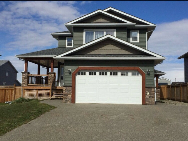 Furnished Two Level Spacious 4 bed house in DC avail May 10th in Short Term Rentals in Dawson Creek