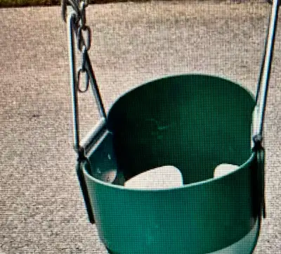 Toddler swing, similar to park models, View more