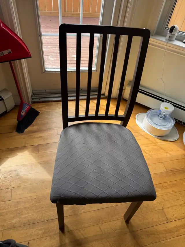 Set of Dining Chairs  in Dining Tables & Sets in City of Halifax - Image 2