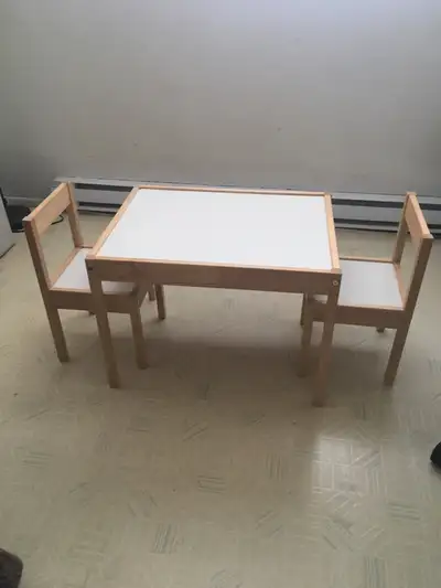 petite table pour enfant avec chaise ensemble neuf 45$, View more
