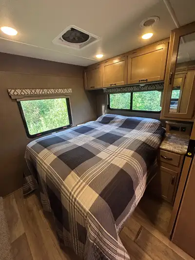2019 Thor 30D Fourwinds Motorhome, View more