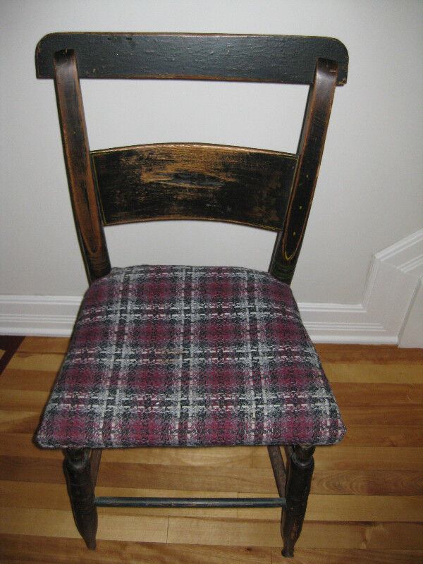ANTIQUE LATE 1800s WOOD SIDE CHAIR in Chairs & Recliners in Ottawa