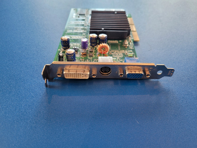 Ordinateur PC NVIDIA GeForce FX5200 AGP 8x 128Mb DDR 64Bits dans Composants de système  à Laval/Rive Nord - Image 2