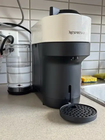 Machine à café Nespresso Vertuo, View more