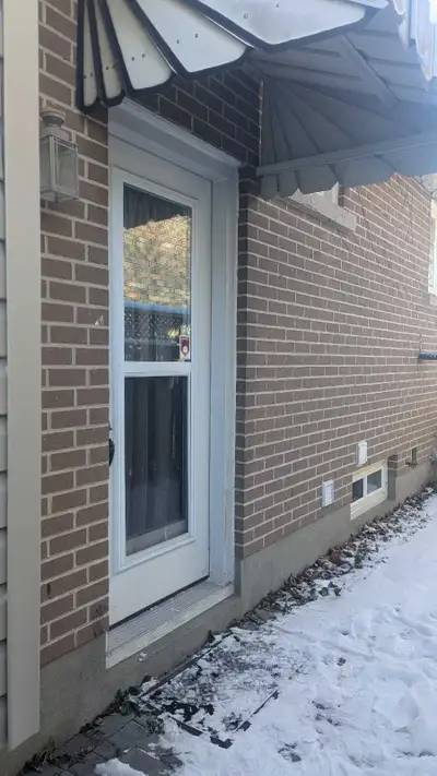 All Inclusive - Calvin Park Area • 2 bedrooms, 1 bathroom • All utilities included. • New appliances...