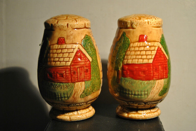 6 pc Collection Salt Pepper Shakers dans Art et objets de collection  à Ville de Vancouver