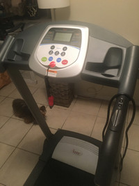 $275 like NEW! Motorized Treadmill