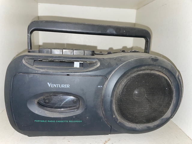 Vintage Venturer radio in Arts & Collectibles in St. Albert
