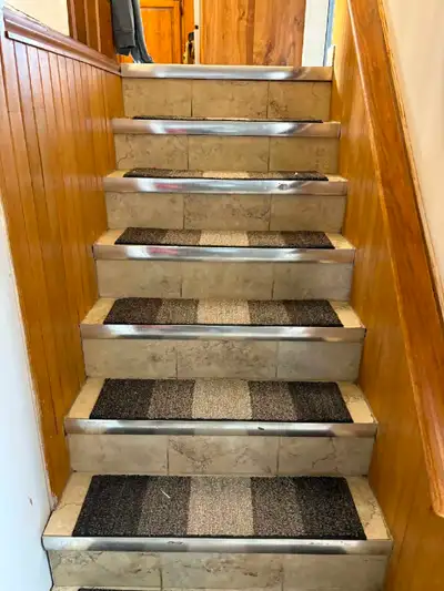 Family / Rooms for RKirkbridge Drive Available June 1st, 2026. Ideal: female students or small famil...