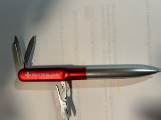 Vintage Switzerland 3 Blade Knife and Pen in Hobbies & Crafts in Calgary - Image 3