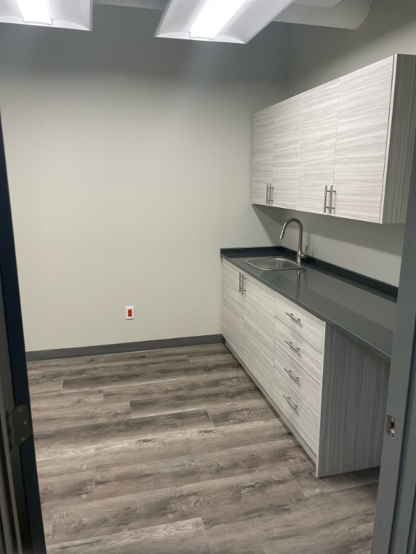 Medical Clinic Rooms for Rent in Commercial & Office Space for Rent in Edmonton - Image 3