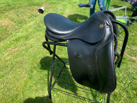 KN Symphonie dressage saddle 17.75 inch seat medium tree