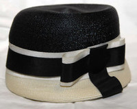 Vintage 1930s black & white lady's artificial straw hat w ribbon