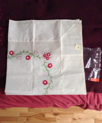 nappe + rideaux en coton organdi / tablecloth + kitchen curtain