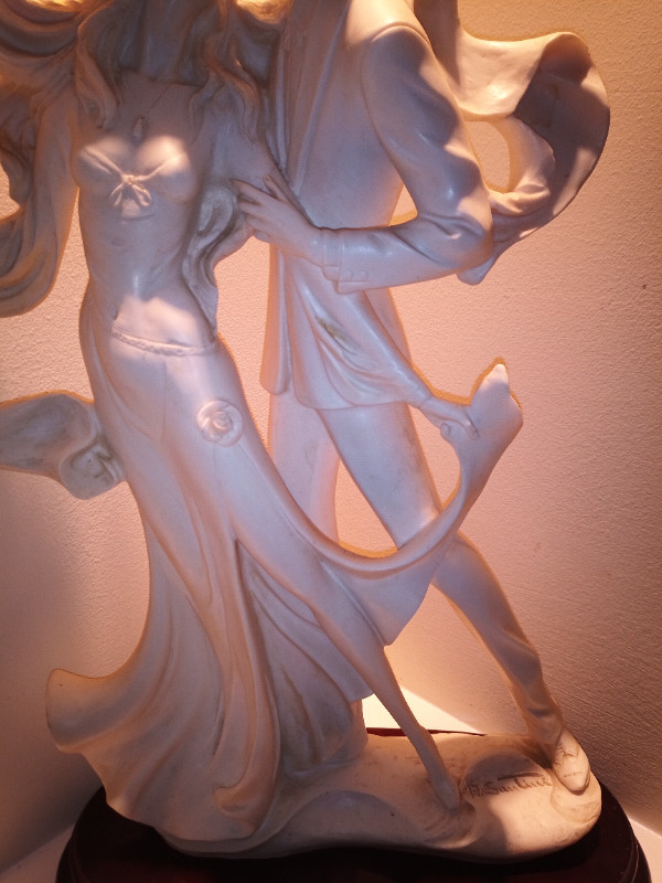 A. Santini MCM 1970's 20 Inch Sculpture Couple Dancing. in Arts & Collectibles in Mississauga / Peel Region - Image 4