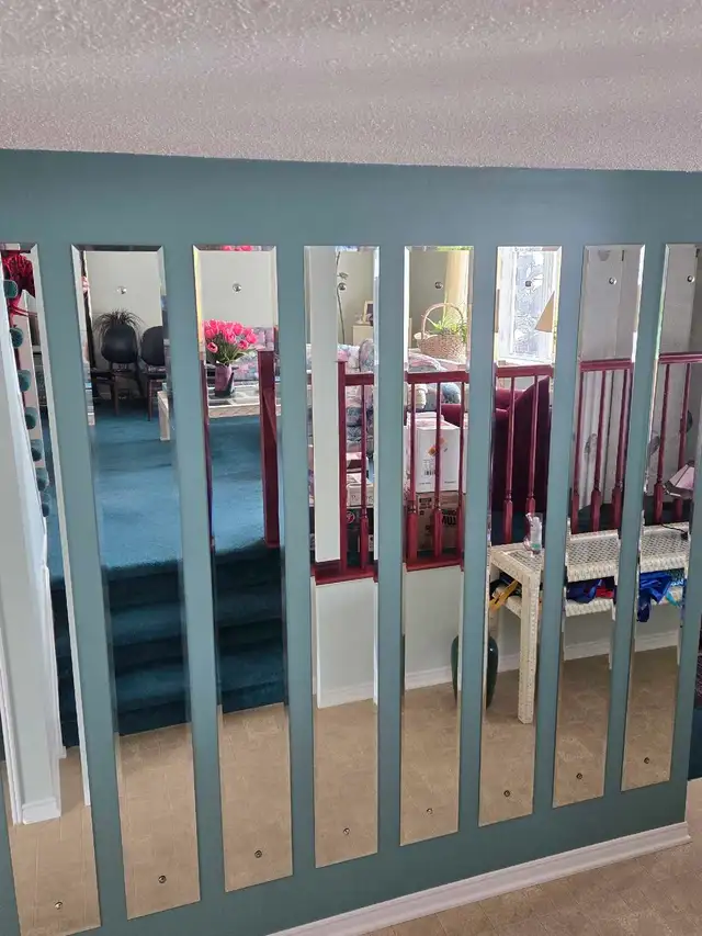 Decorative wall mirrors in Home Décor & Accents in Ottawa - Image 4