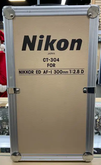 NIKON CT-304 For NIKKOR ED AF-I 300mm 1:2.8 D In original case, with lens cover and keys for the len...