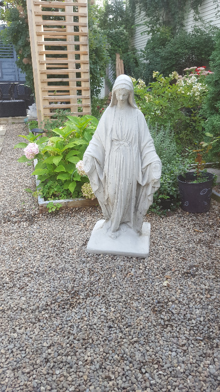 Statue de la Vierge Marie pour le jardin / Large Virgin Mary dans Décoration extérieure  à Ville de Montréal