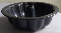 Metal Fluted Cake Pan 11 inch diameter