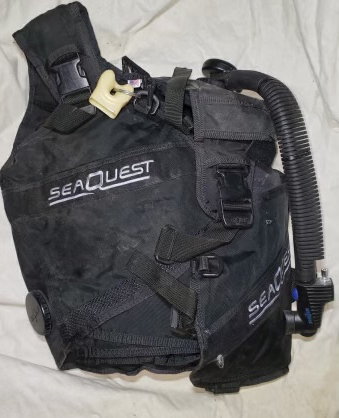 L SeaQuest vest XS Scuba w Tank Holder On Back
