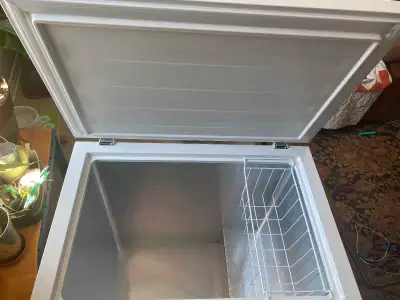 7 Cubic Foot Deep freezer FC70D6EWE Model I need it out soon, its a very small appartment. Pick up o...