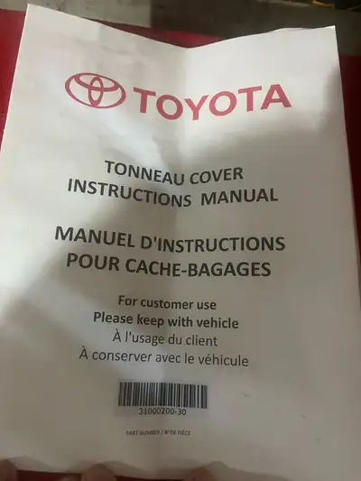 Toyota Tundra soft tri fold tonneau cover Came off a 2021 Toyota tundra 6.5’ Box Excellent condition