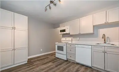 Rooms for rent near UW/WLU for Sept 2025 in student apartment