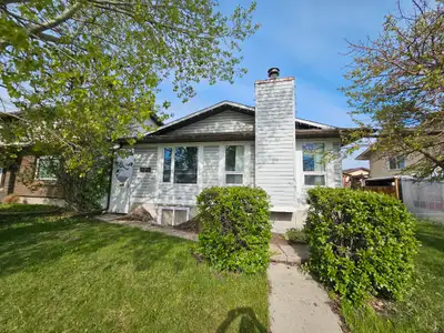 3 bed 1.5 washroom near no frills store. School and bus stop near. 60% utilities no pet no smoke