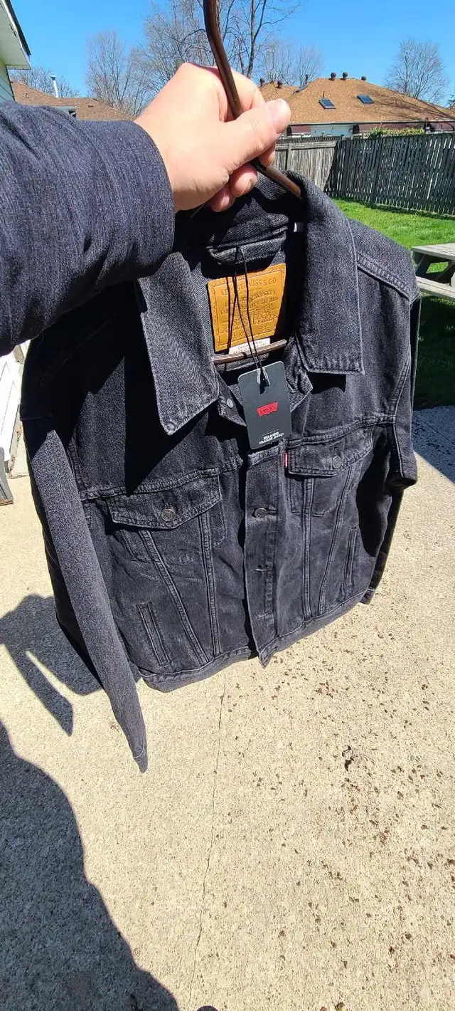 BRAND NEW Levi's Trucker Jacket in Men's in Windsor Region - Image 5