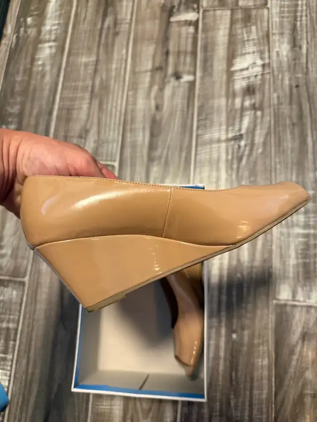 Women’s Size 7 Open Toe Shoes in Women's - Shoes in Mississauga / Peel Region - Image 3