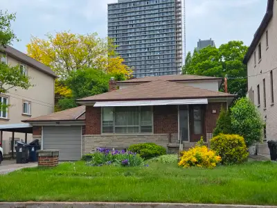 Walk to Finch Station! 4 Bedroom + 2.5 Bathroom Home