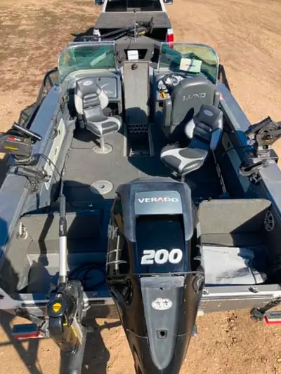 200 Mercury Verado Electric Canon Downriggers Minn Kota Front Mount 24 Volt Minn Kota Vantage Back M...
