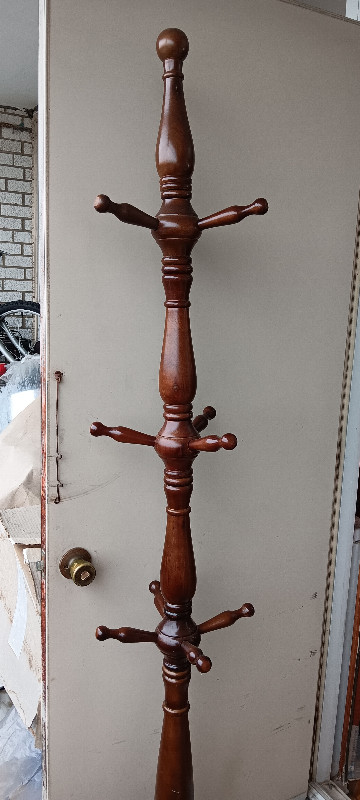 HARDWOOD CLOTHES STAND FOR SALE ONLY $20. in Multi-item in Mississauga / Peel Region - Image 3