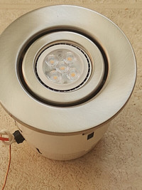 Sylvania LED flush Pot lights fixtures with bulbs x 6