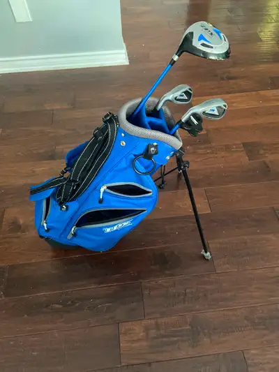 Beginner golf set, left, View more
