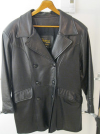 Veste / manteau en cuir noir pour femme