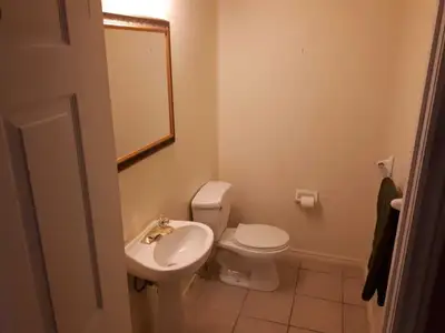 Private bedroom in 2 bedroom apartment in downtown Hamilton