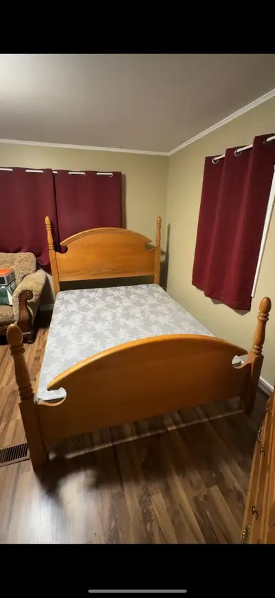 queen bedroom set oak hardwood, View more