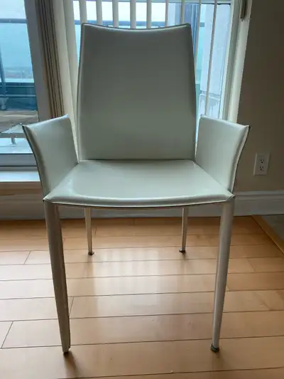 High-End Vintage Italian Saddle Hide (Cuoio) Armchair, View more