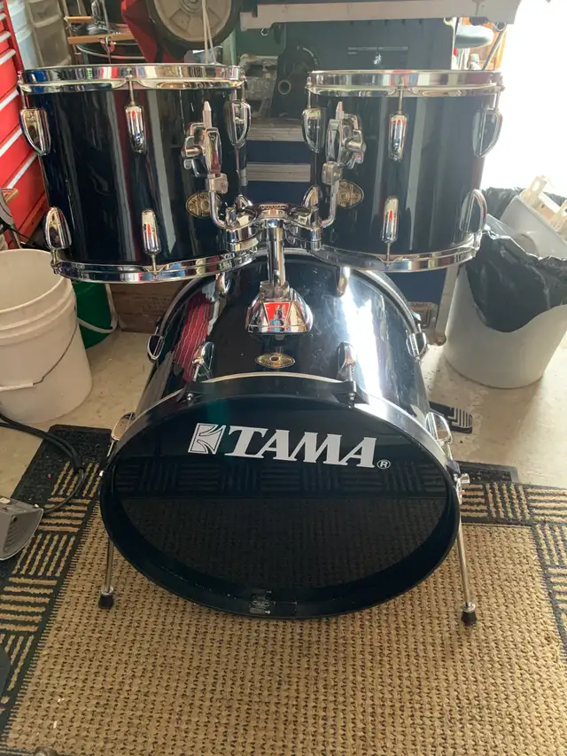 TAMA 22" BASS DRUM, 10 AND 12 INCH RACK TOMS in Drums & Percussion in Barrie - Image 2