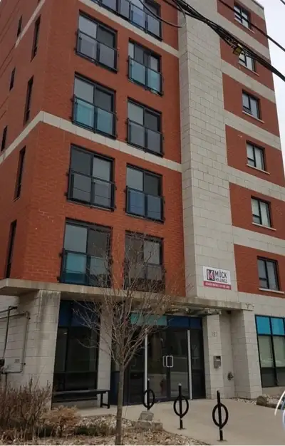 2 Rooms in one…Located at 197 Albert St, this huge unit has a unique setup where one of the 5 bedroo...