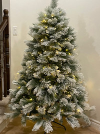 6ft flocked Christmas tree